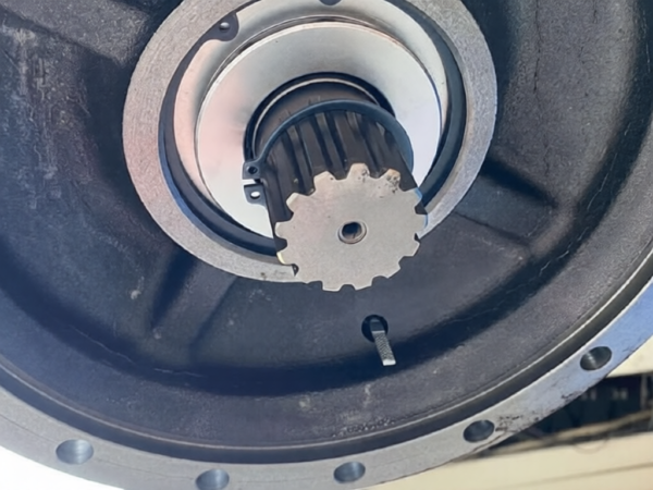 Sh210-6 Excavator Hydraulic Swing Motor Device SBHSM130 Gear Box Parts KRC11930 for SUMITOMO